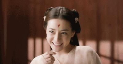 迪丽热巴红衣女鬼动态图 玩家求的厚礼蟹来了