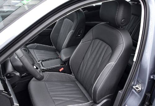 为什么雷军不让SU7前排加睡眠头枕？