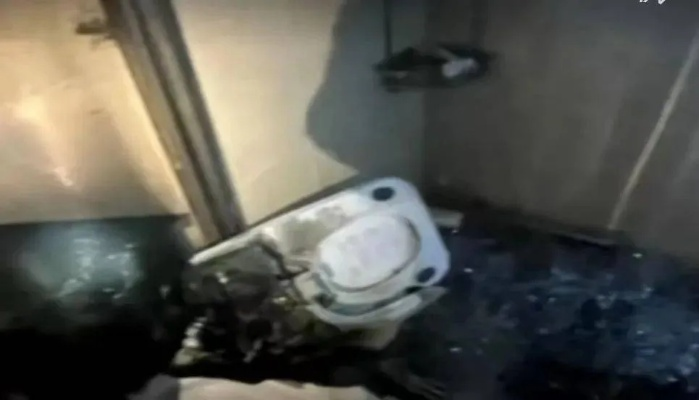 如厕时智能马桶突然喷火，惊魂瞬间谁遇到过？