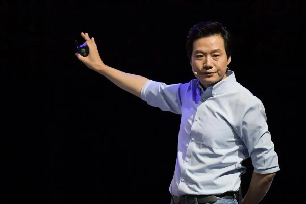 雷军就SU7发布会口误回应，确是说错，多谢网友指正