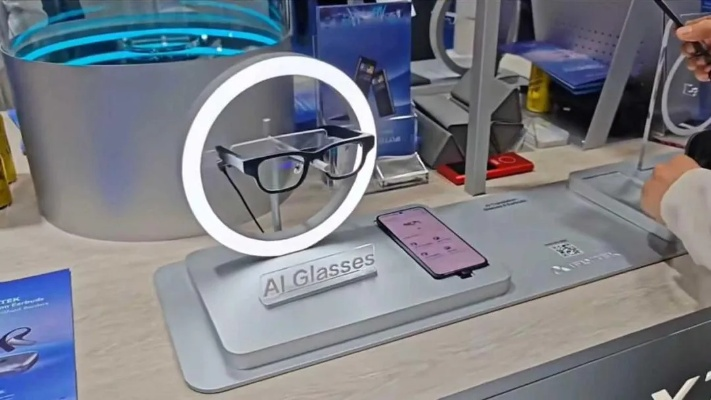 何同学视频里的AI眼镜改造真相,2026实测数据与5个隐藏技巧全曝光 何同学视频里的AI眼镜改造真相,2026实测数据与5个隐藏技巧全曝光