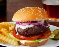 15元魏家凉皮汉堡用料扎实登热搜，被赞超高性价比！