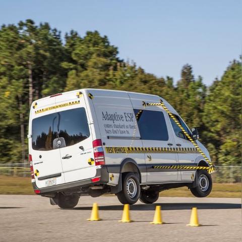 惊艳！碍事梨体模雪地绝美写真大赏