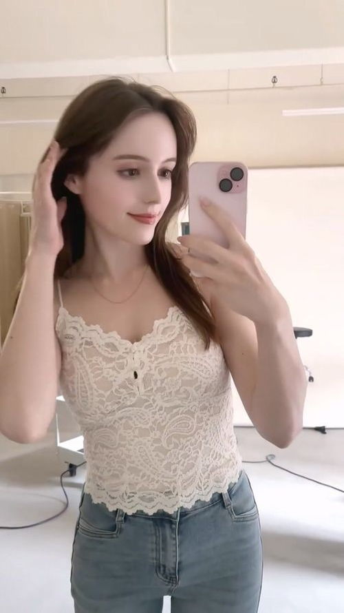 《生化危机9》雪莉脸模自拍视频 穿蕾丝吊带衣十分养眼 《生化危机9》雪莉脸模自拍视频 穿蕾丝吊带衣十分养眼