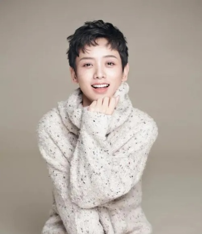 李晓峰女友类型揭秘，电竞人皇择偶模型对普通男生的3个可复制策略