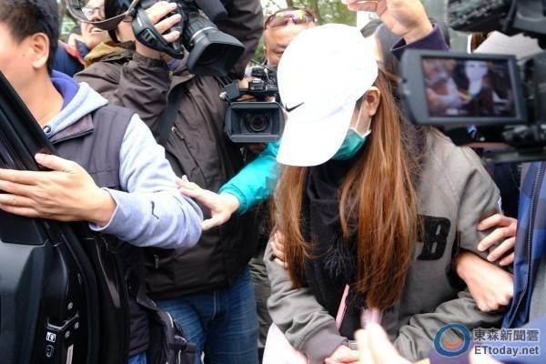 林岱萦被教育从业者骚扰 零死角女神遭遇咸猪手引公愤