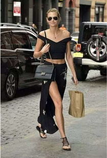 纯洁又妩媚的高开衩新娘内衣现已开售