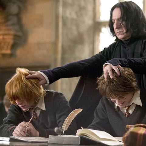 黑人斯内普高空惊魂,魁地奇扫帚坠落挂三米! 黑人斯内普高空惊魂,魁地奇扫帚坠落挂三米!