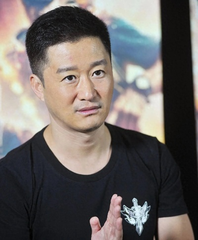 “吴京水肿”登热搜：脸上一按一个坑惊呆网友