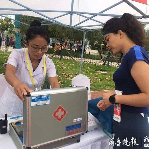 最快女护士辞职后封神，两周连夺马拉松冠军