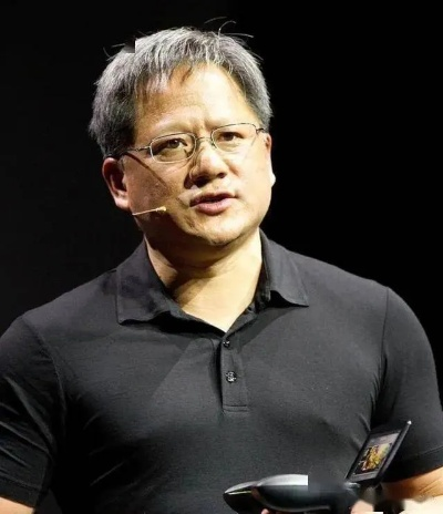 不必焦虑！黄仁勋直言：文科生才是AI时代真正的王者