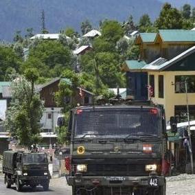 龙卷风暴技能类型怎么选？2026版本最强搭配与实战误区避坑指南