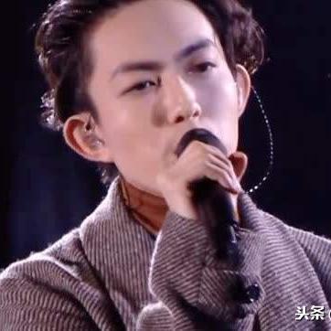 庞麦郎转发李荣浩博文引华晨宇工作室怒怼
