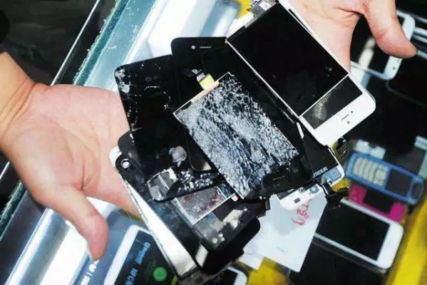 一、案例解剖，三万元手机退货难的死结在哪里