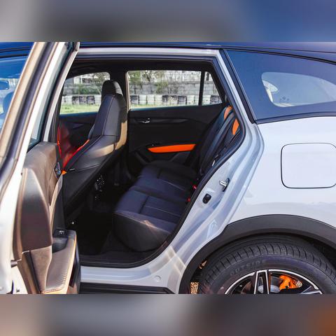 IGN8分力荐国产人体工学椅！次世代级别 能加热能制冷