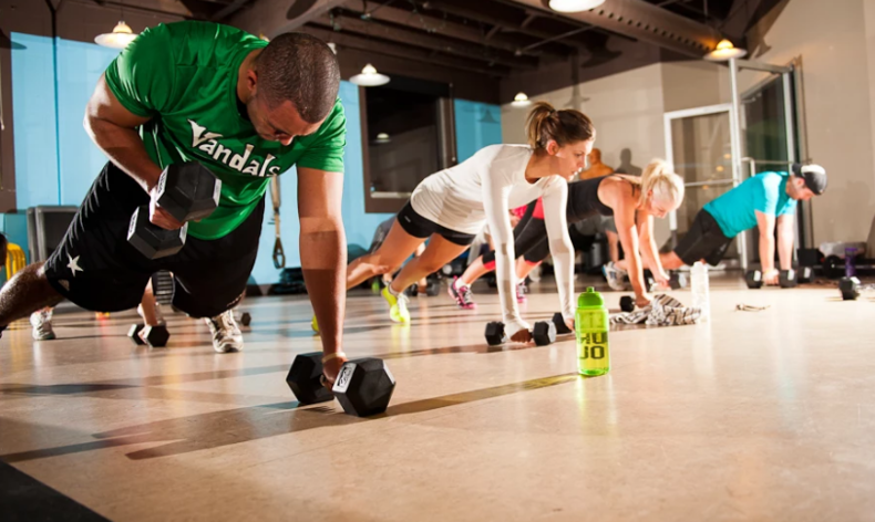从菜鸟到大师，如何用科学训练法在30天内突破竞技瓶颈？