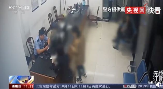 60岁阿姨砸20万追靳东，为何老年人成网络诈骗靶心？独家防骗指南助你守护家人