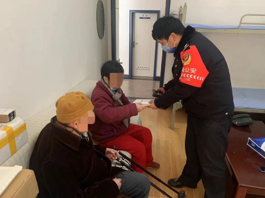 中国游客海外拾获小学生寒假作业，深度解析高效找回之道